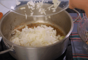 Dinstanje crnog luka